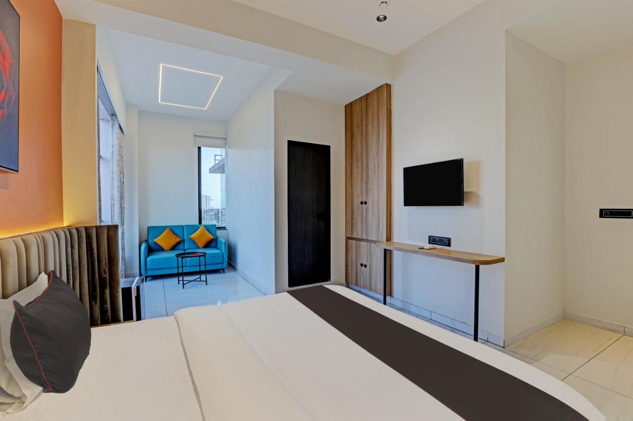 Hotel Lee Platinum Ahmedabad Bagian luar foto